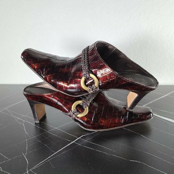 VANELi Brown Patent Leather Mule Shoes Slip On Slides Size 7.5 Kitten Heel Clogs - Picture 3 of 10